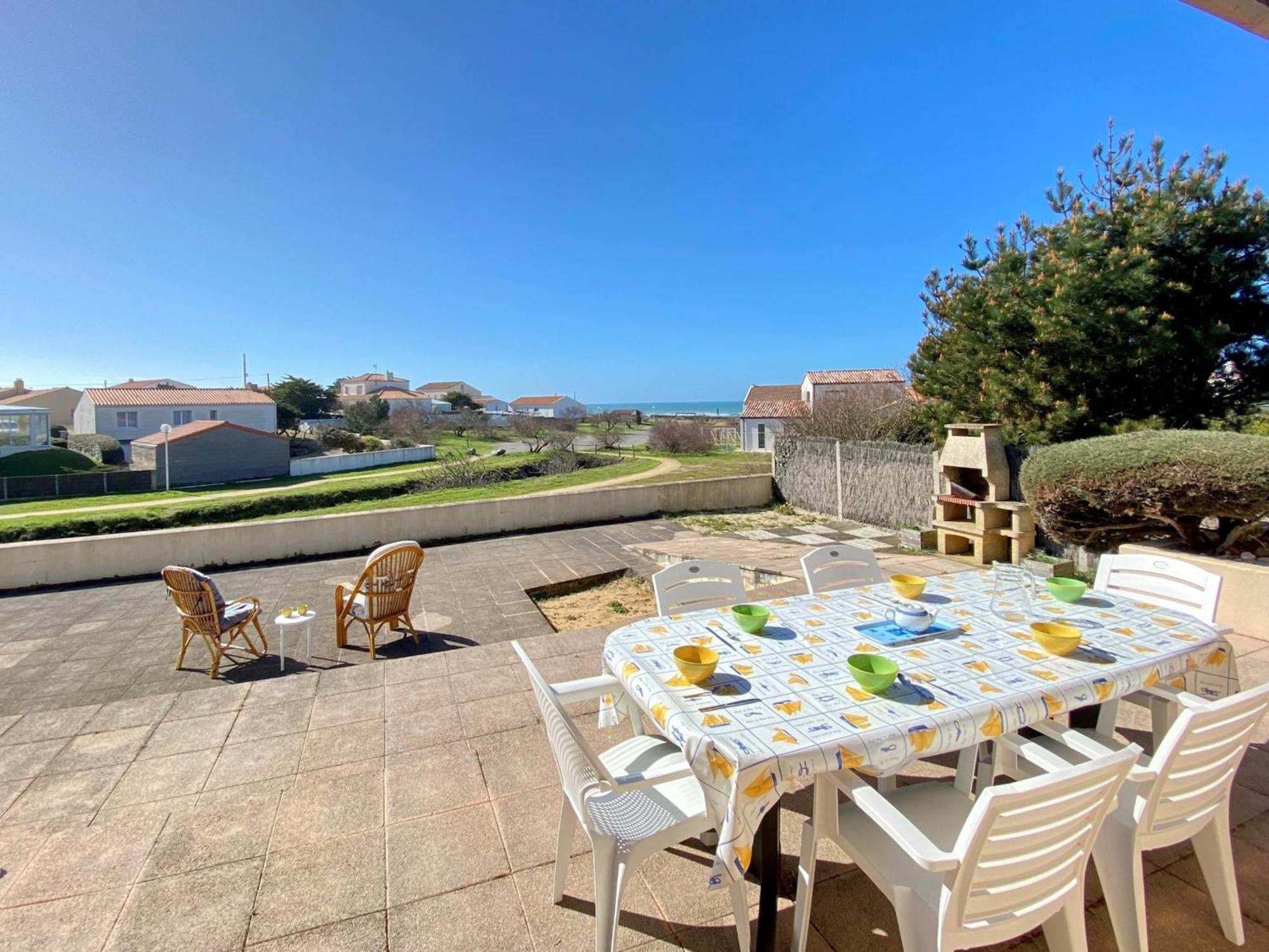 Maison Familiale A 400m De La Avec Terrasse De 100m², Animaux Admis, Garage Et Jardin - Fr-1-231-292 *